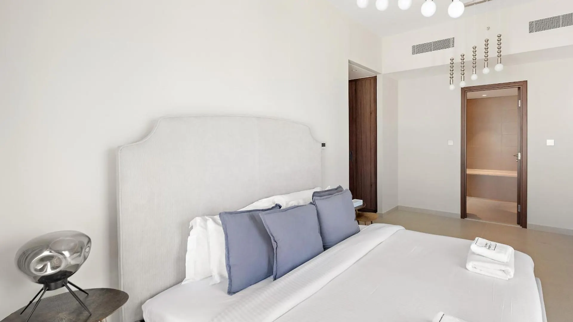 Contemporary 3 Bedroom Plus Guest Room In Vida Creek Beach Dubai 0*,  United Arab Emirates